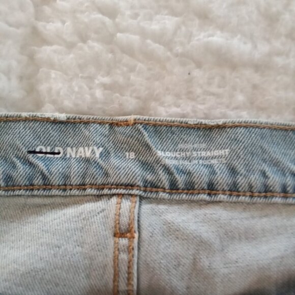 Old Navy Slouchy Straight Jeans - Picture 3 of 3